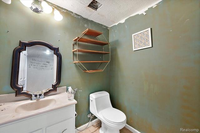 21559 Waverly Drive, Macomb, MI 48044