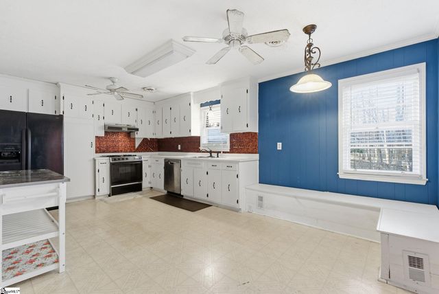 114 Oakland Avenue, Marietta, SC 29661