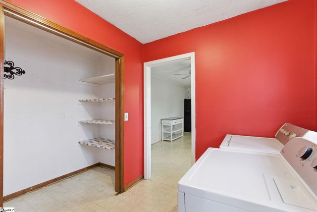 114 Oakland Avenue, Marietta, SC 29661