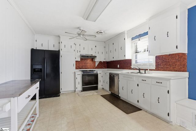 114 Oakland Avenue, Marietta, SC 29661