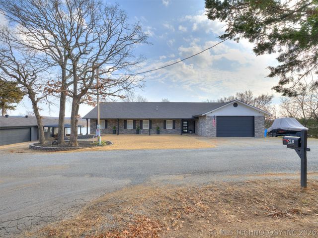 218 Nakomis Circle, Canadian, OK 74425