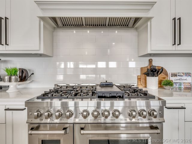 218 Nakomis Circle, Canadian, OK 74425