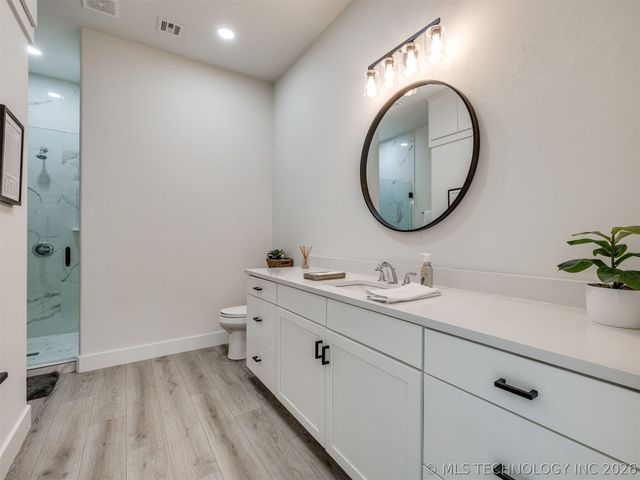 218 Nakomis Circle, Canadian, OK 74425