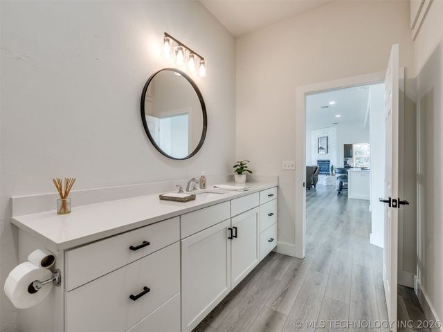 218 Nakomis Circle, Canadian, OK 74425