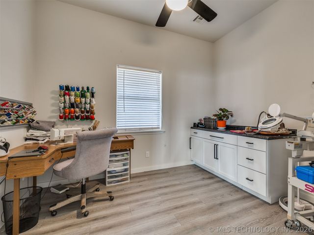 218 Nakomis Circle, Canadian, OK 74425