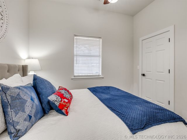 218 Nakomis Circle, Canadian, OK 74425