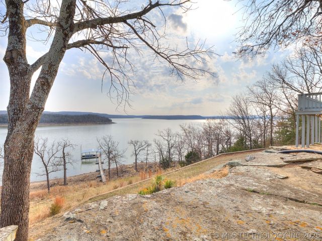 218 Nakomis Circle, Canadian, OK 74425