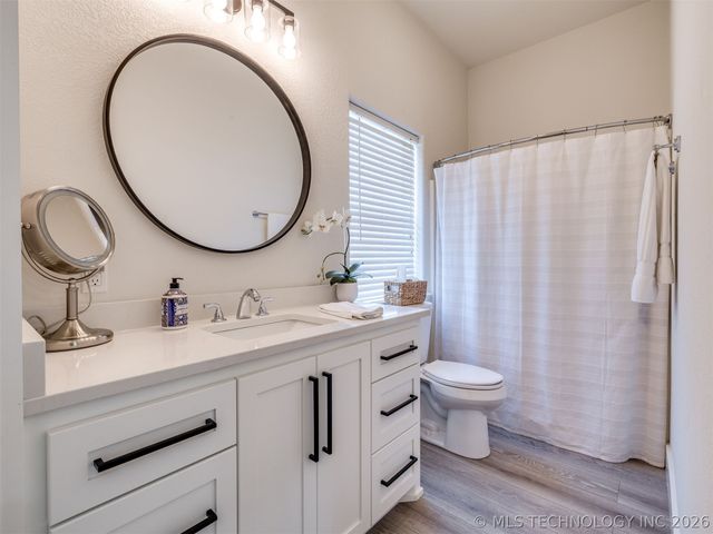 218 Nakomis Circle, Canadian, OK 74425