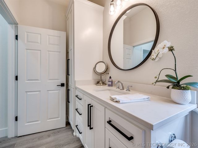 218 Nakomis Circle, Canadian, OK 74425