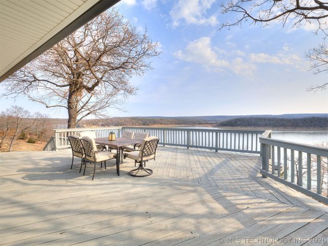 218 Nakomis Circle, Canadian, OK 74425