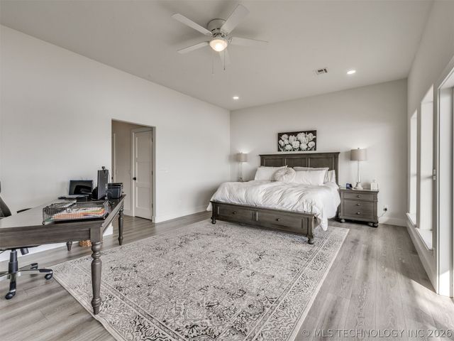 218 Nakomis Circle, Canadian, OK 74425