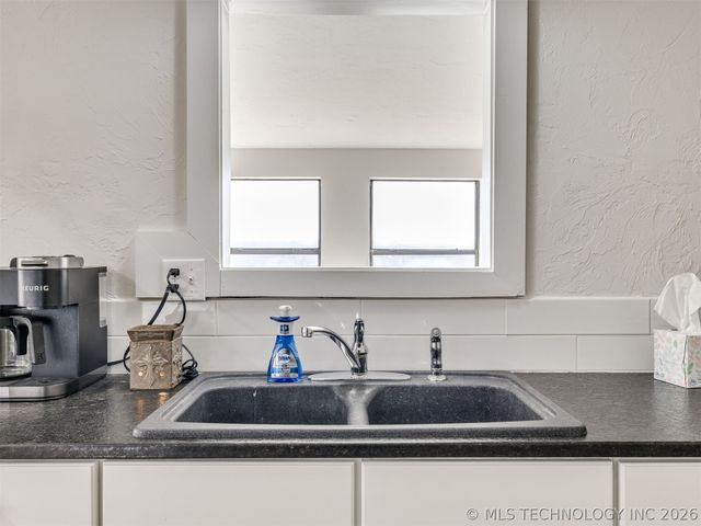 218 Nakomis Circle, Canadian, OK 74425