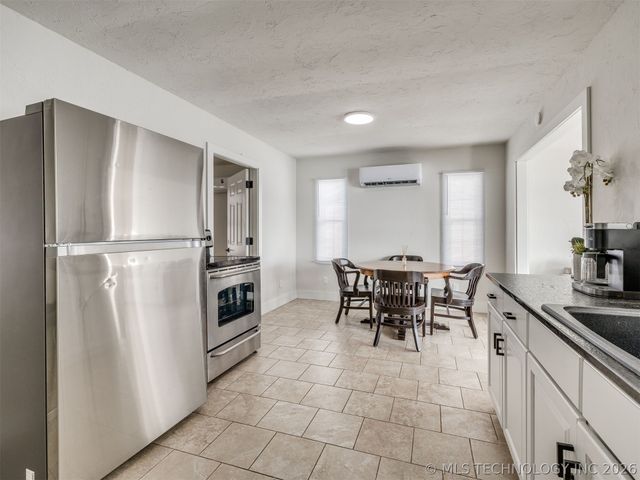 218 Nakomis Circle, Canadian, OK 74425