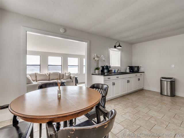 218 Nakomis Circle, Canadian, OK 74425