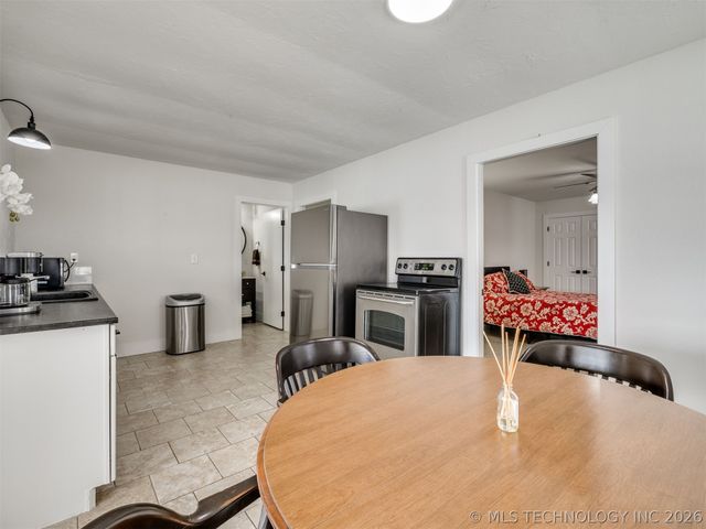 218 Nakomis Circle, Canadian, OK 74425