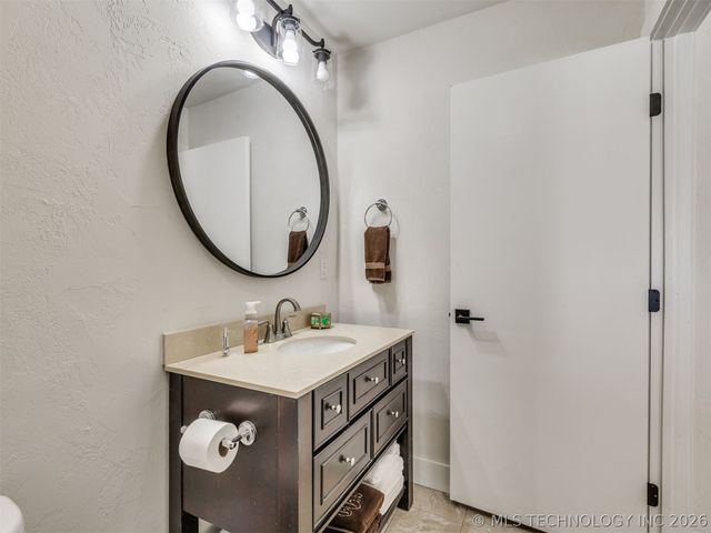 218 Nakomis Circle, Canadian, OK 74425