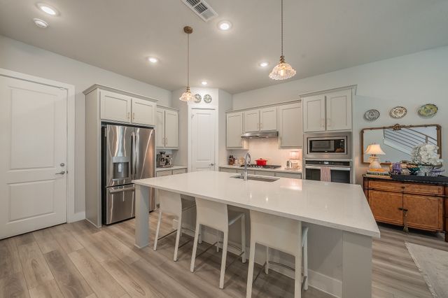 8106 Emsworth Drive, Dallas, TX 75231