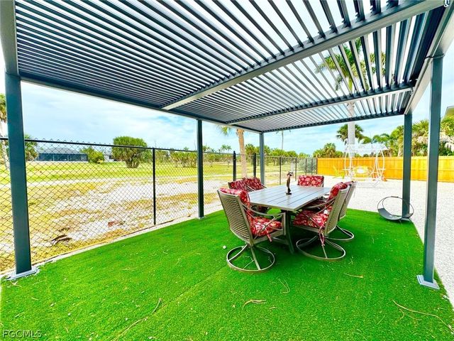 14271 Sandarac DR, Bokeelia, FL 33922