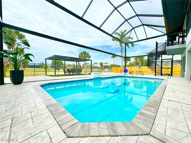 14271 Sandarac DR, Bokeelia, FL 33922