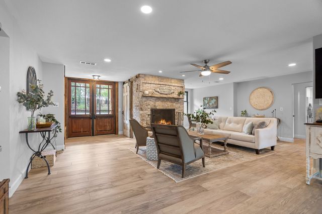 950 Naylor Road, Cross Roads, TX 76227