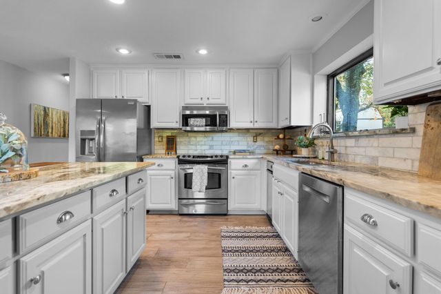 950 Naylor Road, Cross Roads, TX 76227