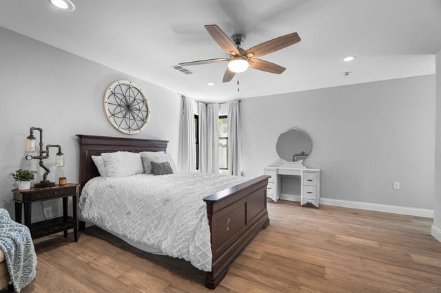 950 Naylor Road, Cross Roads, TX 76227