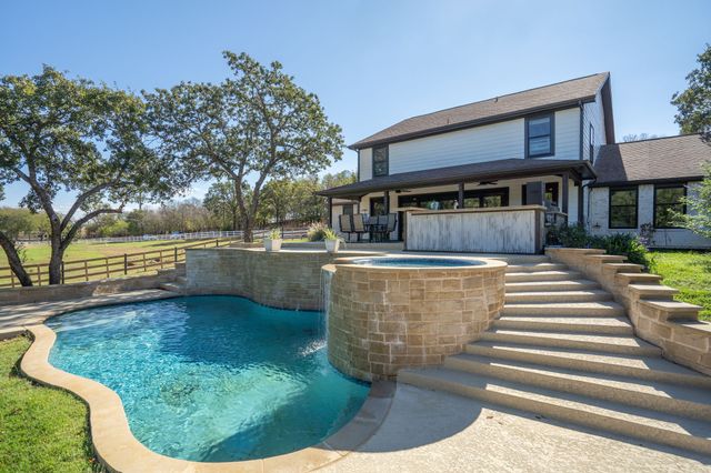 950 Naylor Road, Cross Roads, TX 76227