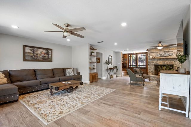 950 Naylor Road, Cross Roads, TX 76227