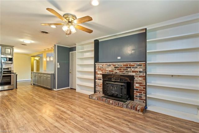 200 Essex DR, Chesapeake, VA 23320