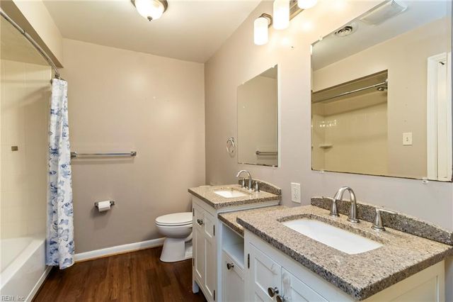200 Essex DR, Chesapeake, VA 23320