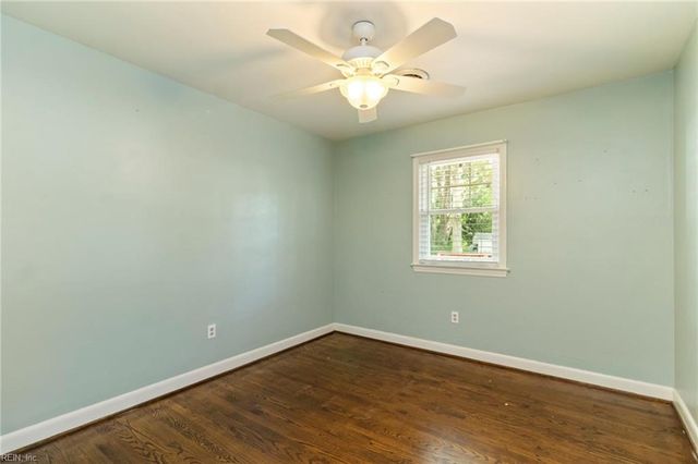 200 Essex DR, Chesapeake, VA 23320