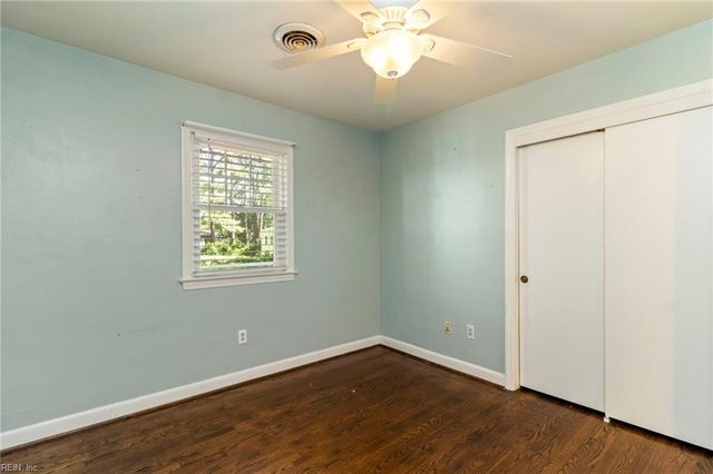 200 Essex DR, Chesapeake, VA 23320