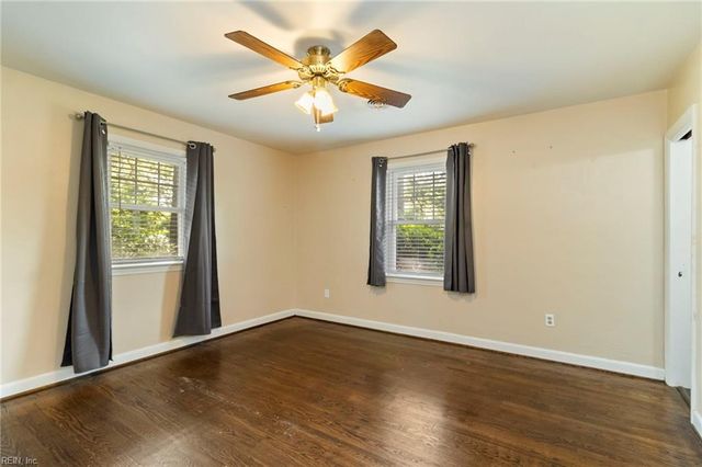 200 Essex DR, Chesapeake, VA 23320