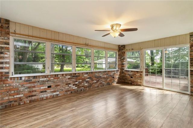 200 Essex DR, Chesapeake, VA 23320