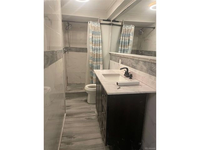 23 S Nome St B, Aurora, CO 80012