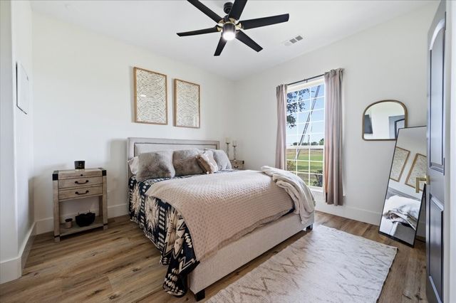 975 Fm 85, Ennis, TX 75119