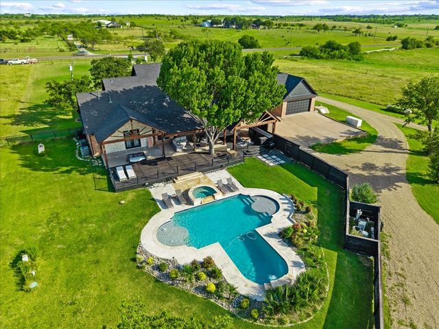 975 Fm 85, Ennis, TX 75119