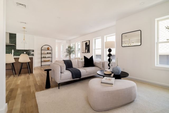 9 Olive Ave 2, Somerville, MA 02143