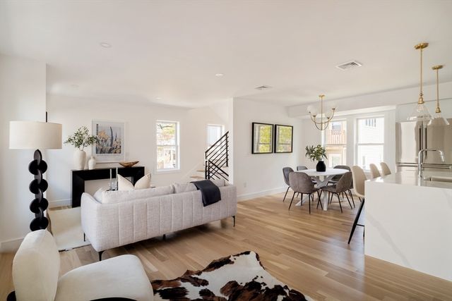 9 Olive Ave 2, Somerville, MA 02143