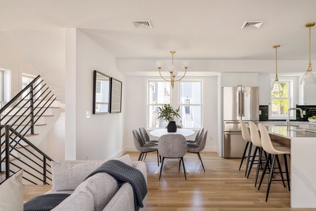 9 Olive Ave 2, Somerville, MA 02143