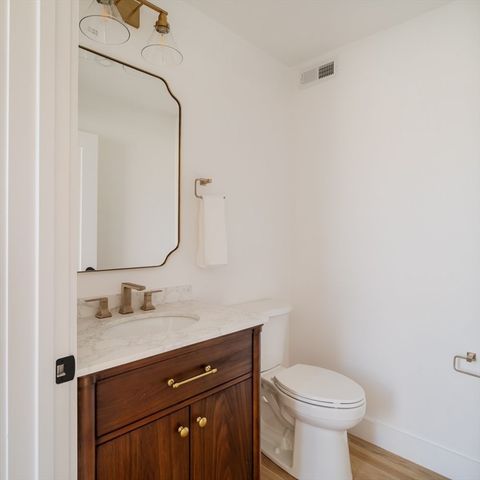 9 Olive Ave 2, Somerville, MA 02143