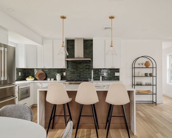 9 Olive Ave 2, Somerville, MA 02143