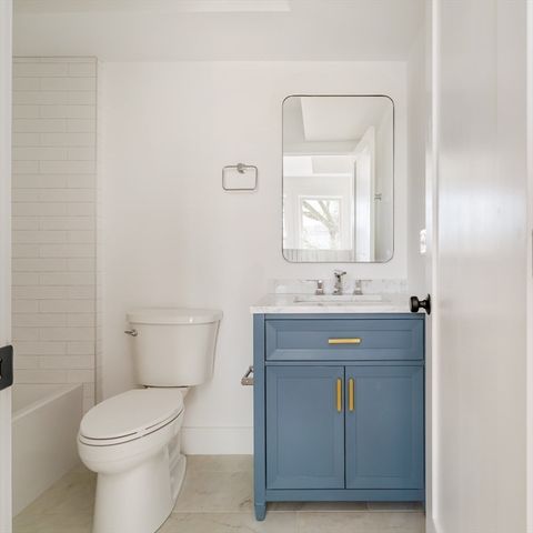 9 Olive Ave 2, Somerville, MA 02143