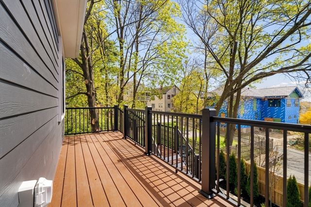 9 Olive Ave 2, Somerville, MA 02143