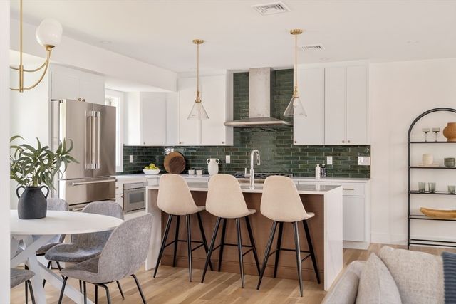 9 Olive Ave 2, Somerville, MA 02143