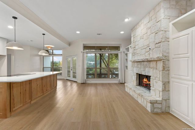 204 TAPATIO DR W, Boerne, TX 78006