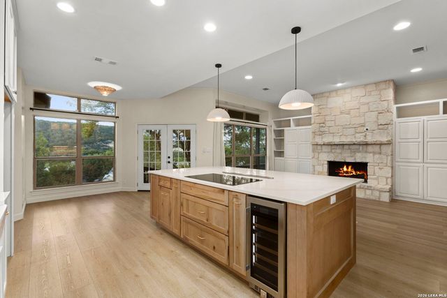 204 TAPATIO DR W, Boerne, TX 78006