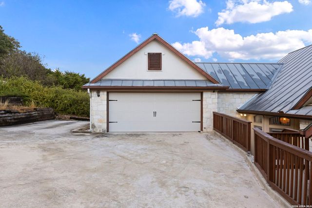 204 TAPATIO DR W, Boerne, TX 78006