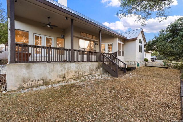 204 TAPATIO DR W, Boerne, TX 78006