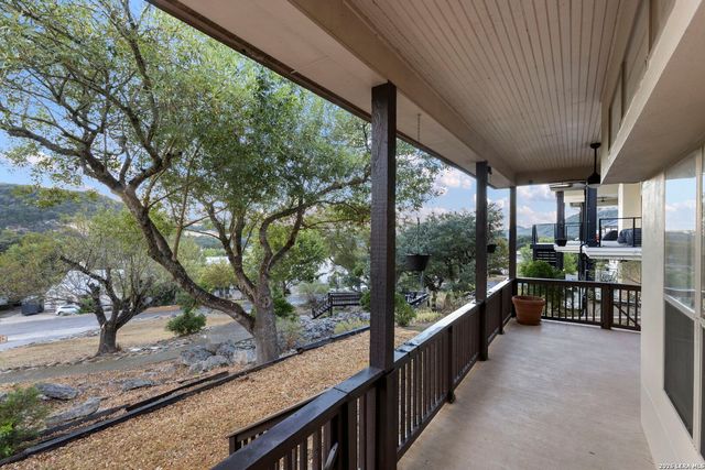 204 TAPATIO DR W, Boerne, TX 78006